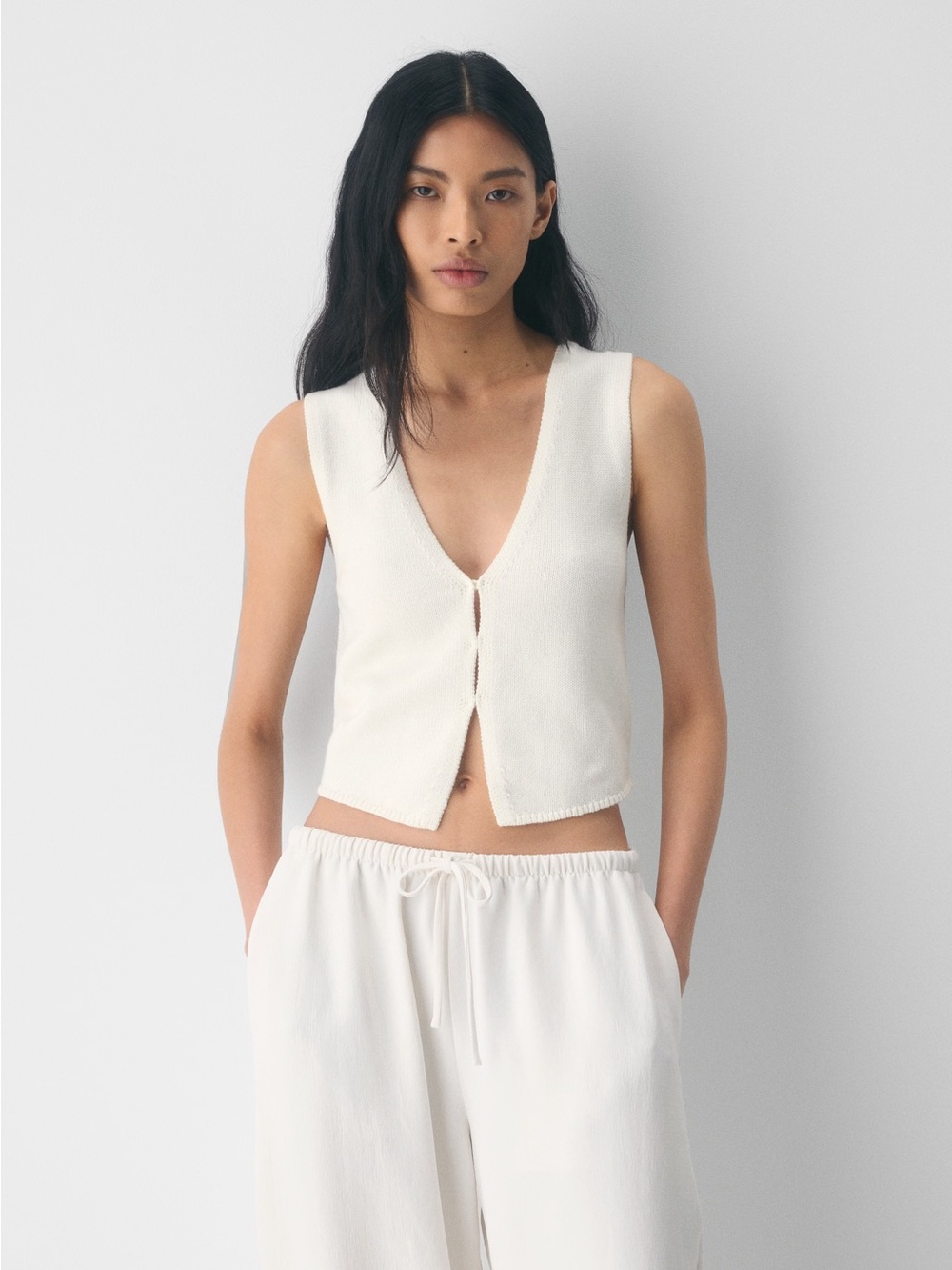 Aritzia Ivory V-Neck Knit Tank Top